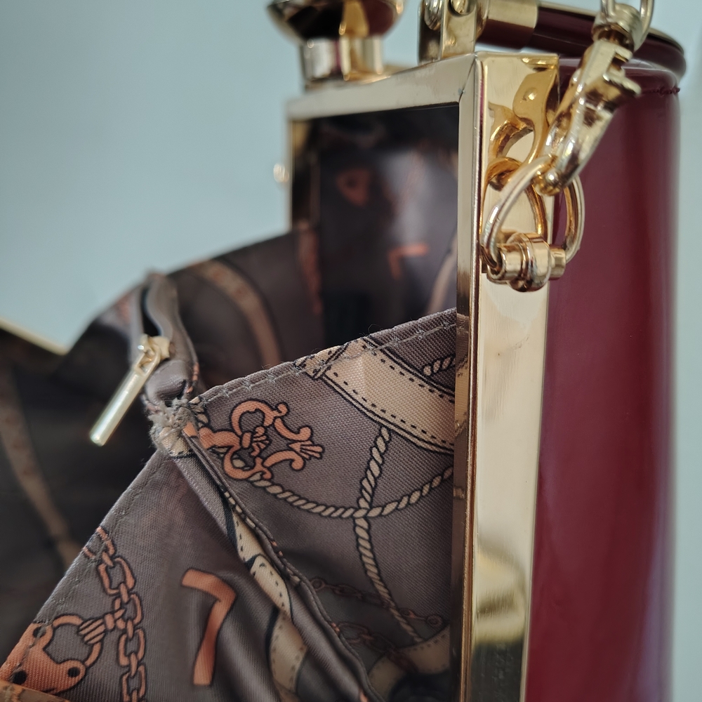 Elegant Red Box Clutch with Gold Accents - Picture 6 of 15